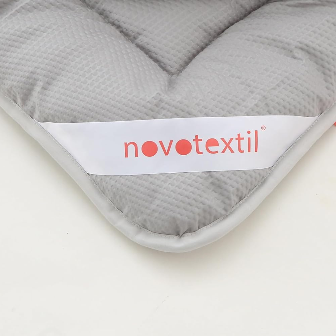 Novotextil- Couette bicolore.  microfibre. Densité 350gr/m2 Biege