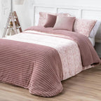 Couette en peau de mouton de Fleurs Rose Manterol