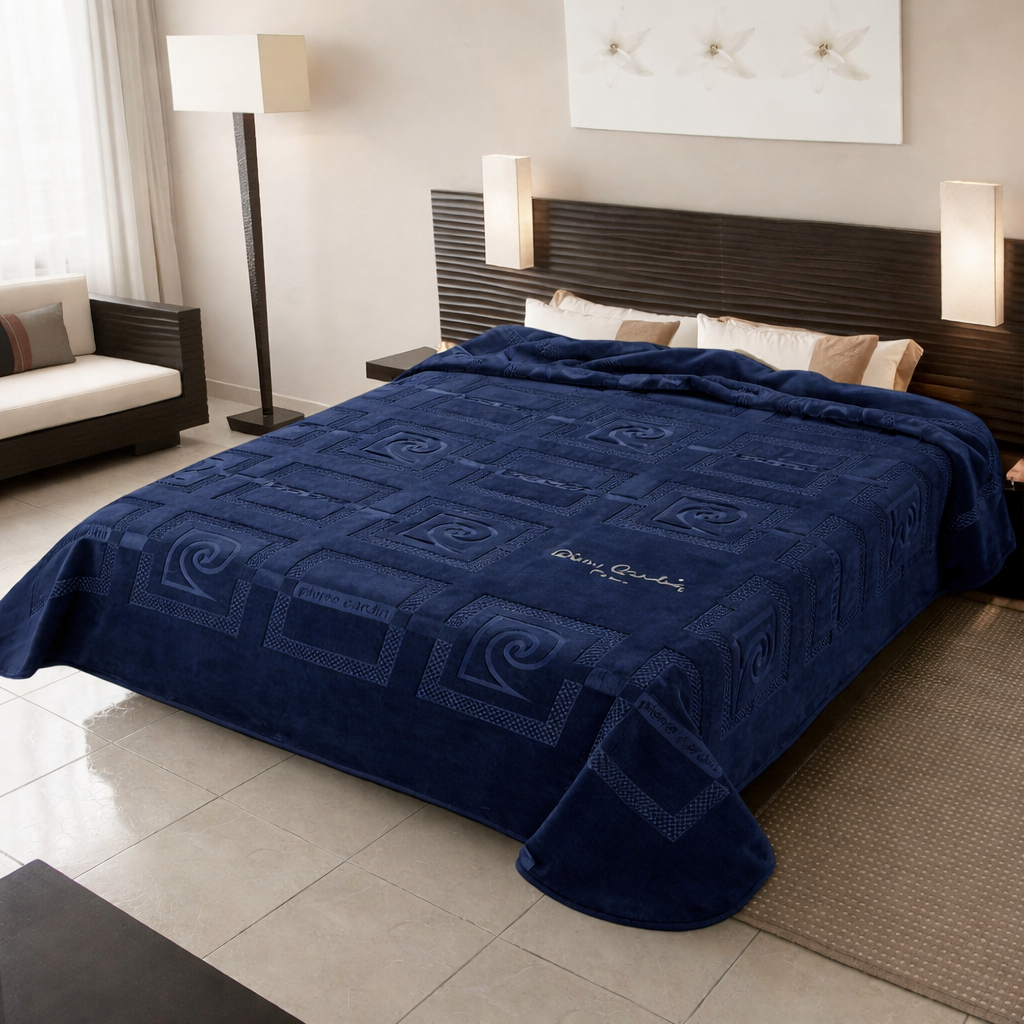 Couverture Pierre Cardin Bleu Marin